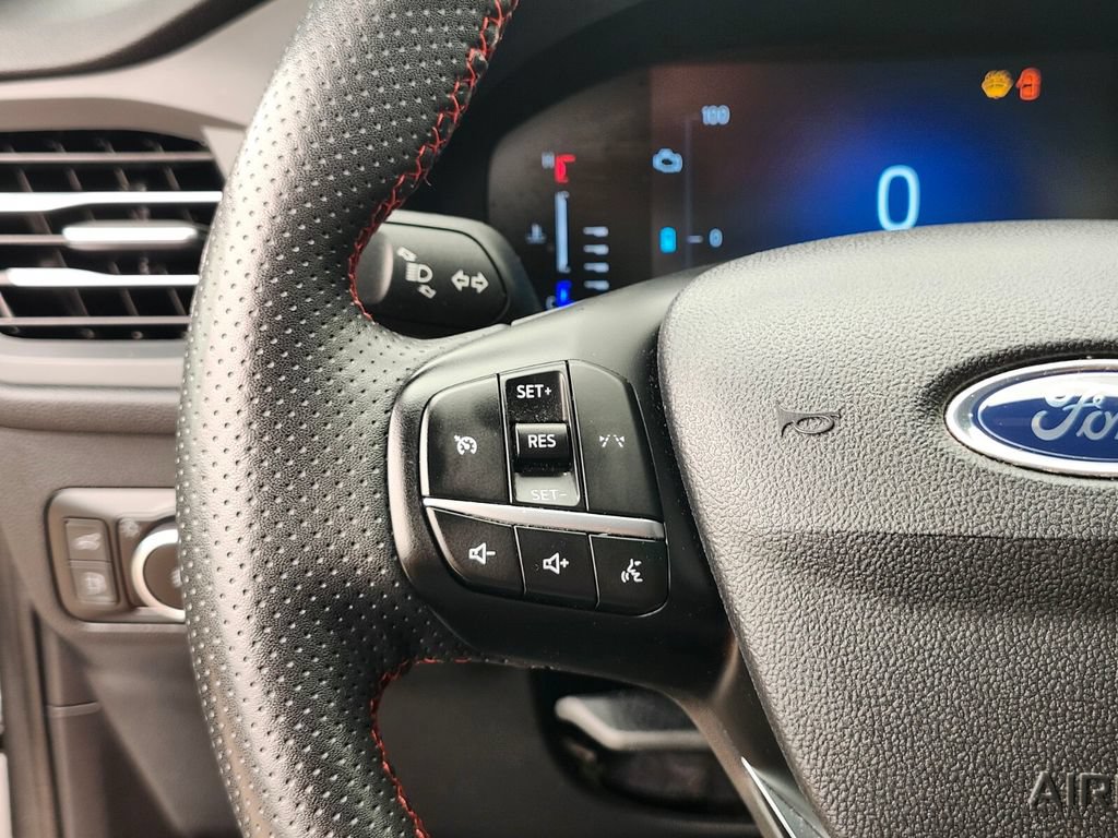Used 2023 Ford Escape ST-Line Select AWD/4WD image 29