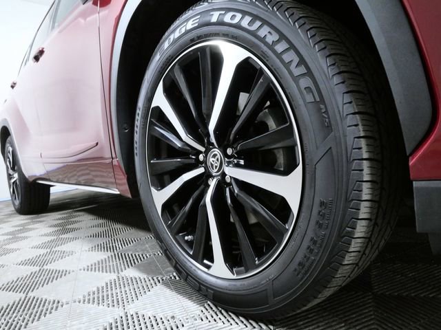 Used 2021 Toyota Highlander XSE image 2