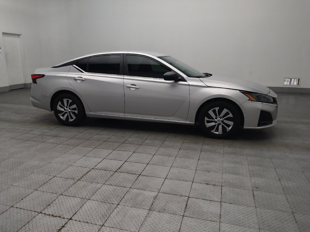 Used 2024 Nissan Altima 2.5 S FWD image 11