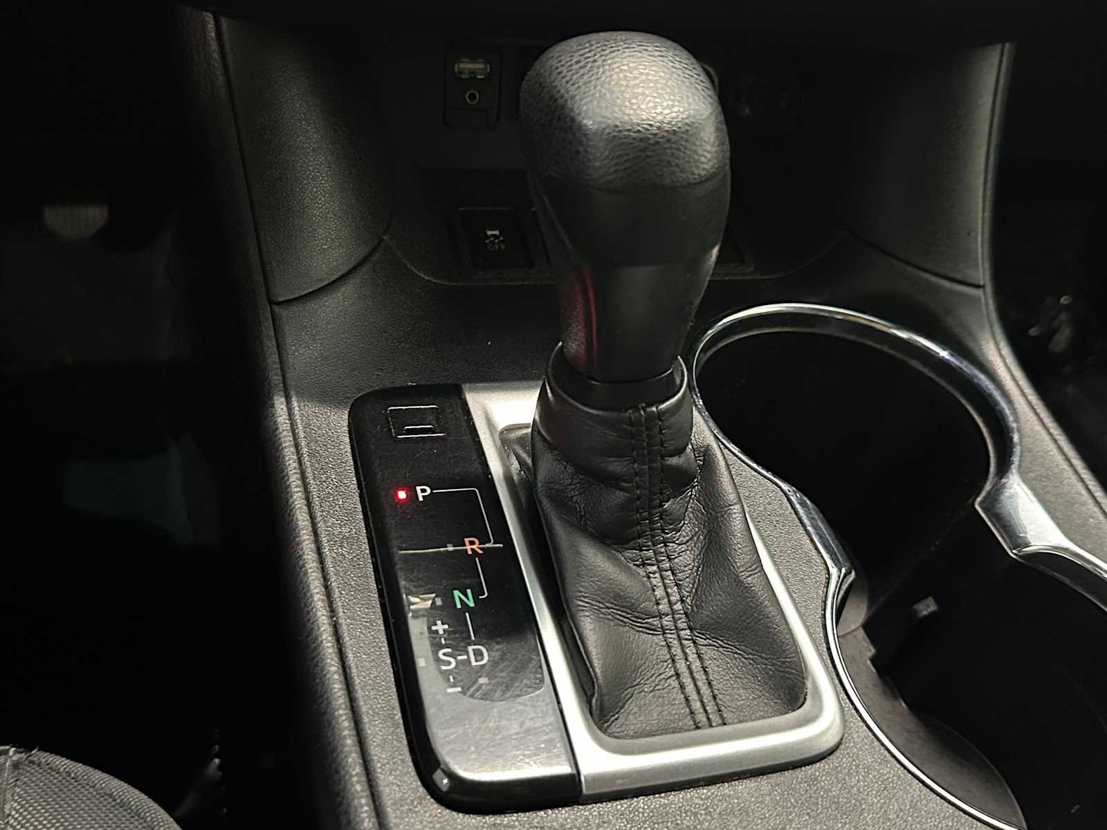 Used 2018 Toyota Highlander LE image 16