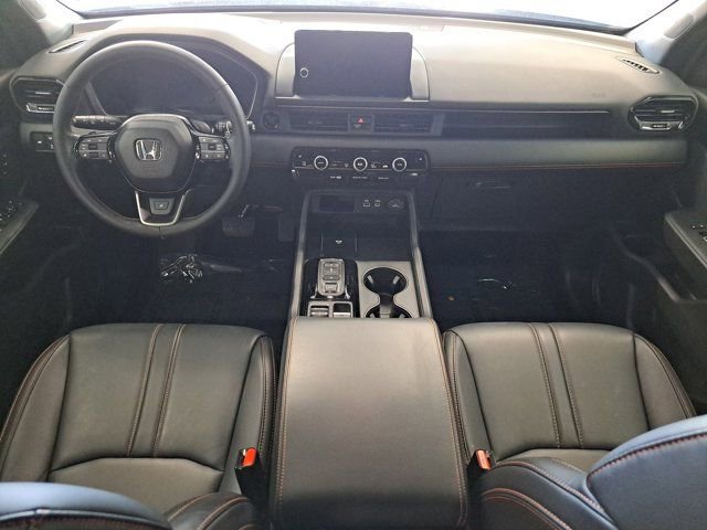 Certified 2025 Honda Pilot TrailSport image 14