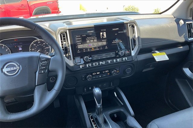 New 2025 Nissan Frontier SV w/ SV Convenience Package image 4
