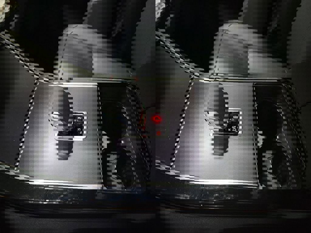 New 2026 Land Rover Range Rover Velar Dynamic SE image 20