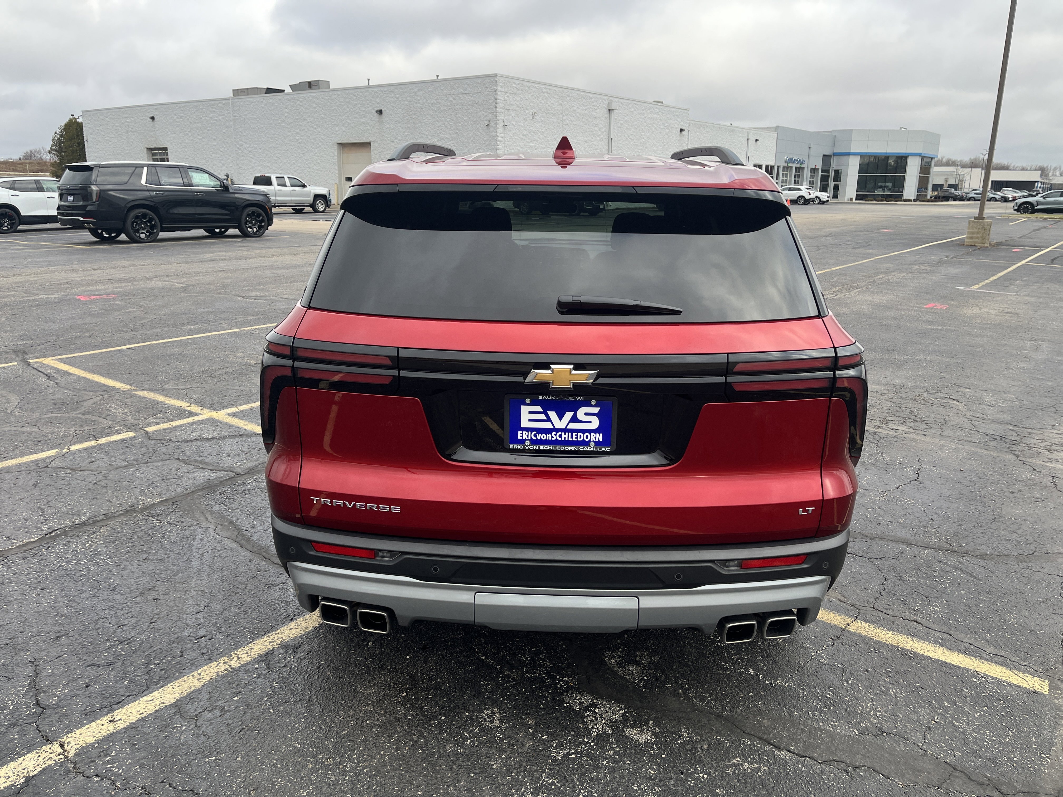 Used 2024 Chevrolet Traverse LT FWD image 5