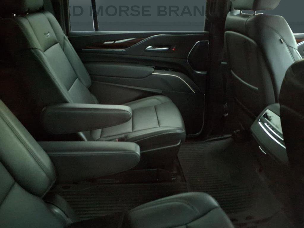 Certified 2024 Cadillac Escalade ESV Luxury image 7