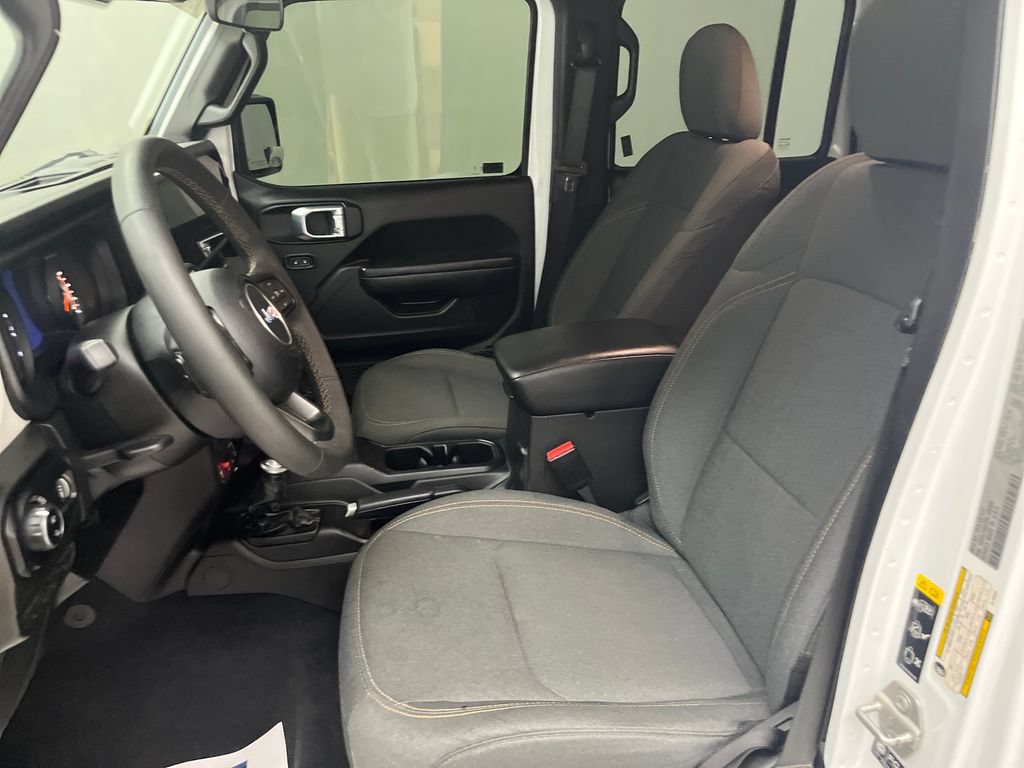 Used 2024 Jeep Gladiator Sport AWD/4WD image 13
