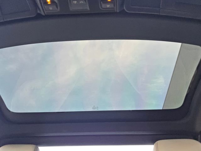 Used 2015 Mercedes-Benz SLK 250 w/ Premium Package image 17