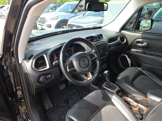 Used 2017 Jeep Renegade Trailhawk AWD/4WD image 10
