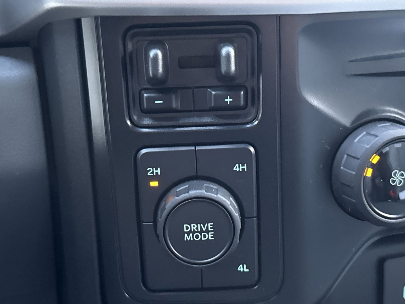 Used 2024 Ford F250 XL w/ Snow Plow Prep Package image 29