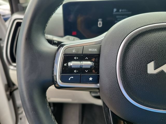 Certified 2025 Kia Sorento S FWD image 17