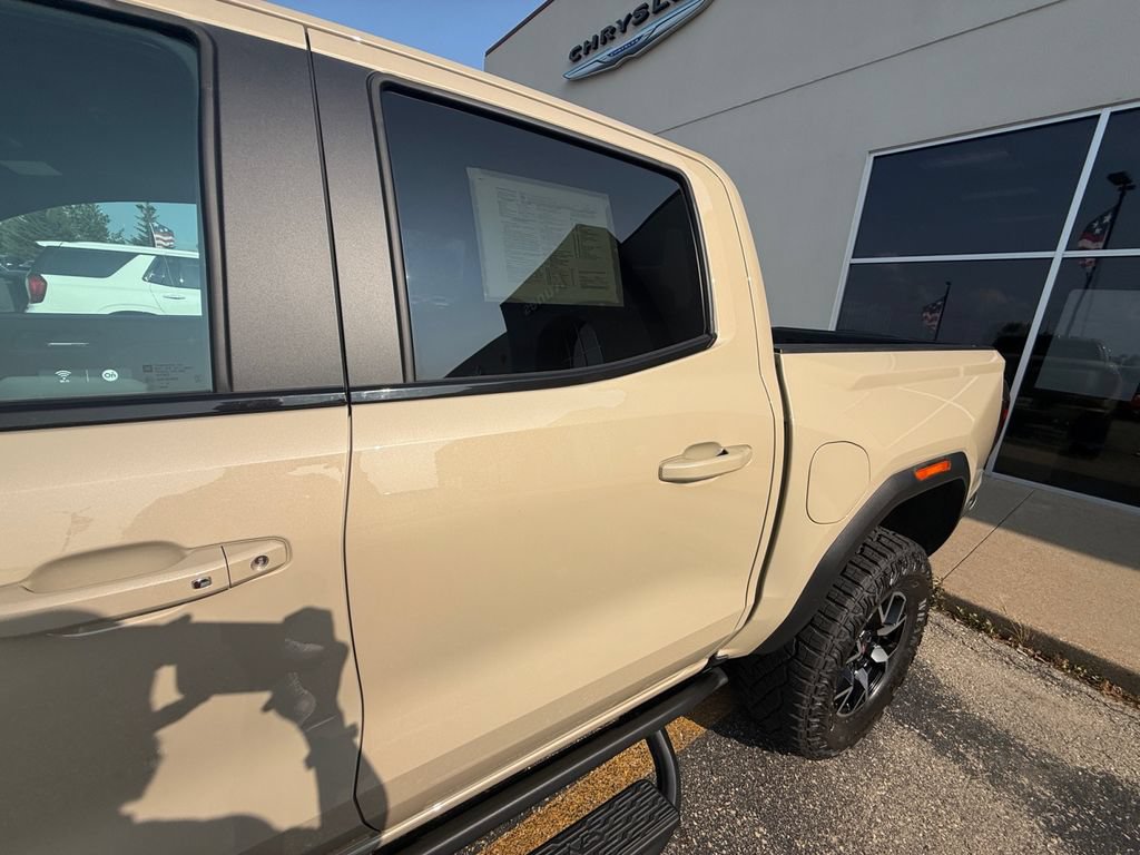 Used 2024 GMC Canyon AT4X AWD/4WD image 37