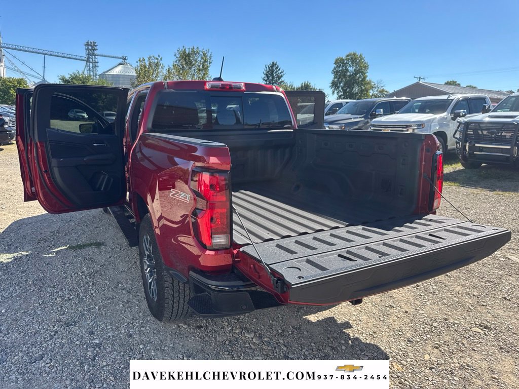 Used 2025 Chevrolet Colorado Z71 w/ Technology Package AWD/4WD image 59
