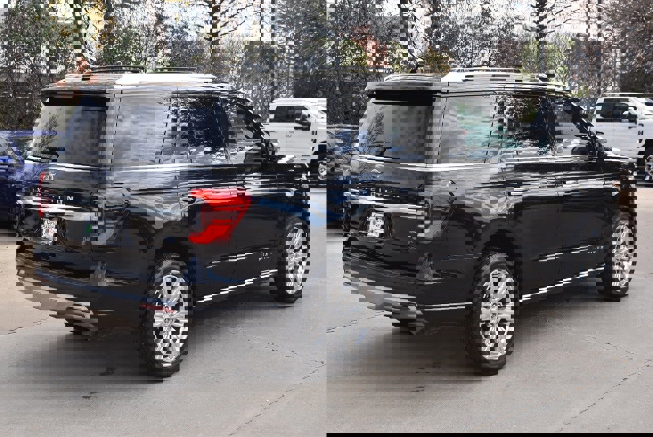 Used 2023 Ford Expedition Platinum image 7