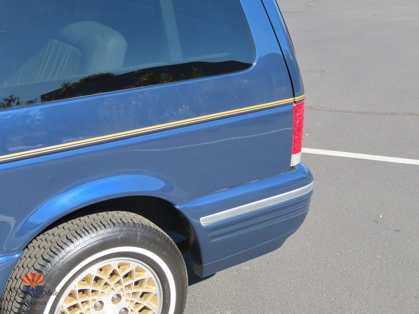 Used 1995 Chrysler Town & Country image 15