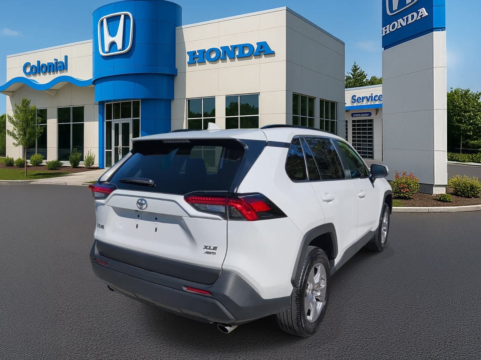 Used 2023 Toyota RAV4 XLE AWD/4WD image 6