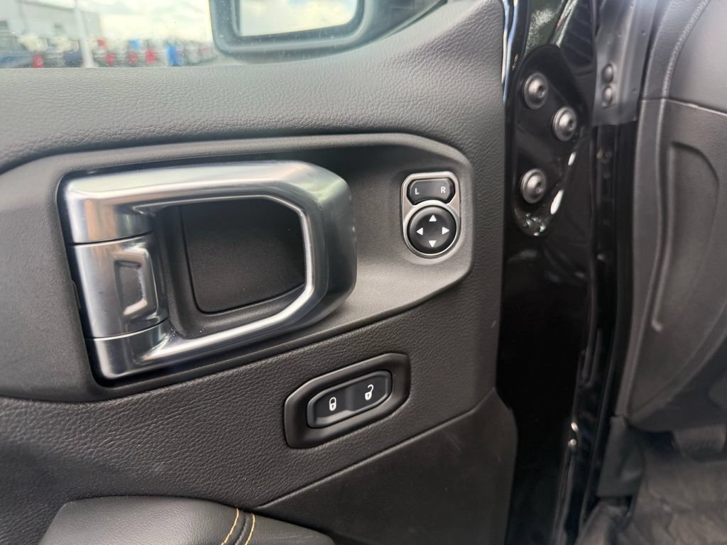 Used 2025 Jeep Wrangler Unlimited Rubicon 392 AWD/4WD image 16
