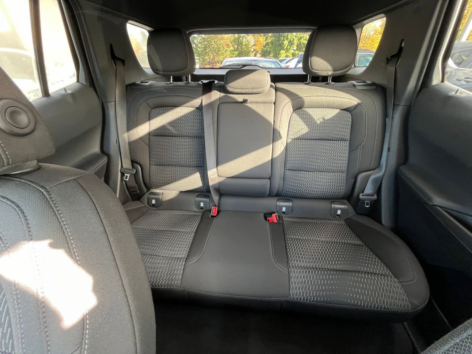 Used 2025 Chevrolet Equinox LT image 38