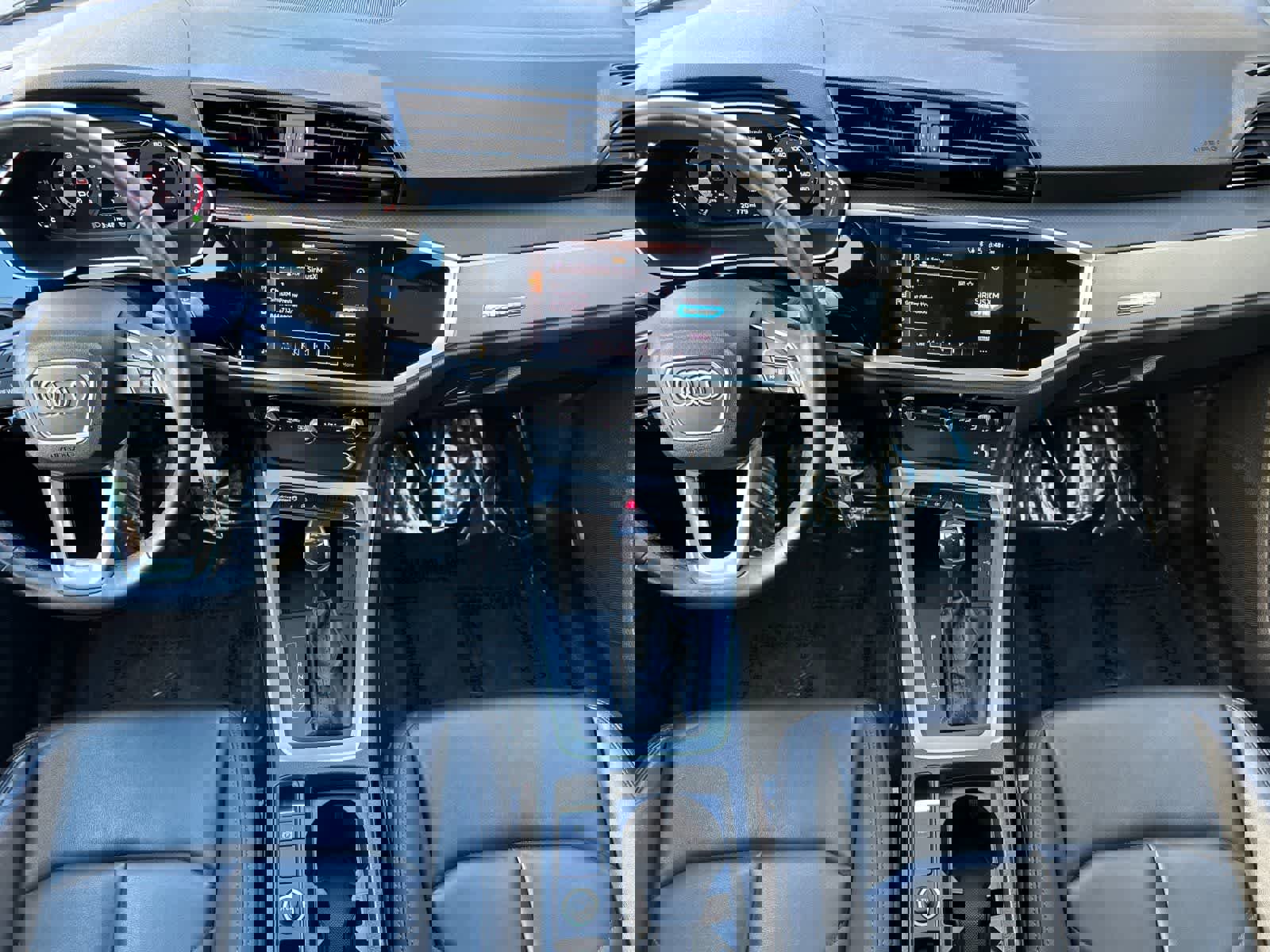 Used 2022 Audi Q3 2.0T Premium image 3