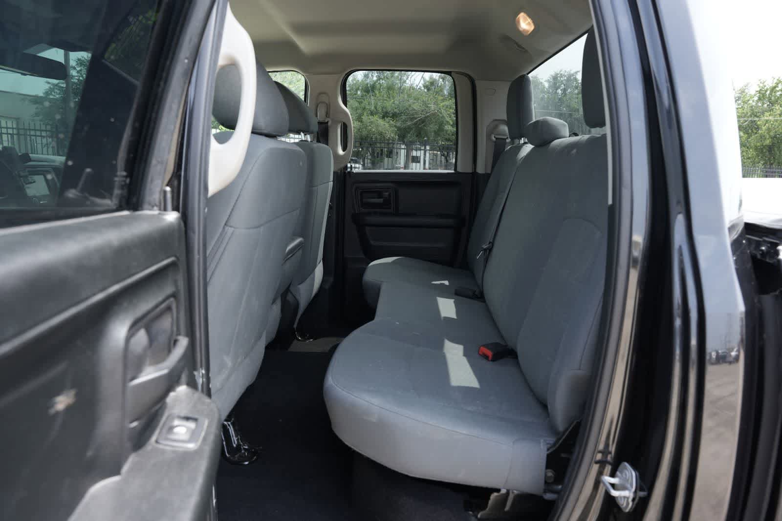 Used 2018 RAM 1500 Express w/ Black Ram 1500 Express Group AWD/4WD image 13