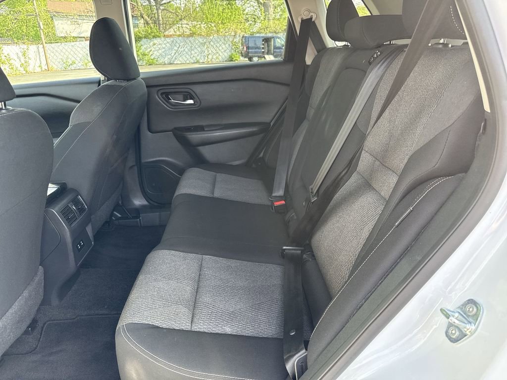 Used 2025 Nissan Rogue SV AWD/4WD image 27