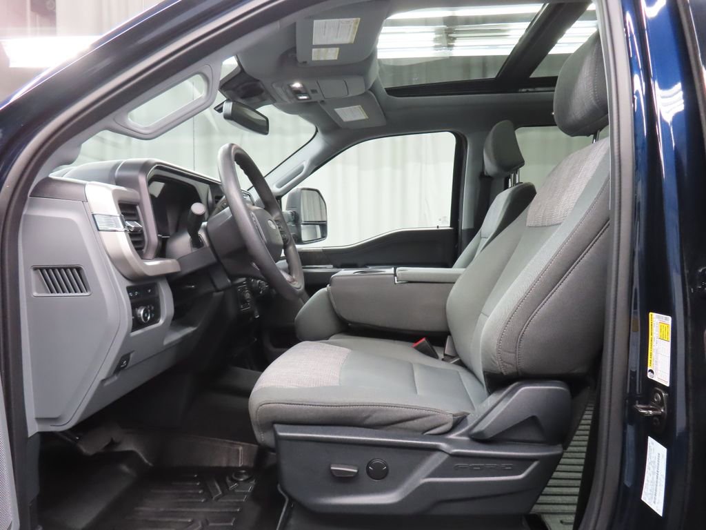 Used 2024 Ford F250 XLT w/ Black Appearance Package AWD/4WD image 12