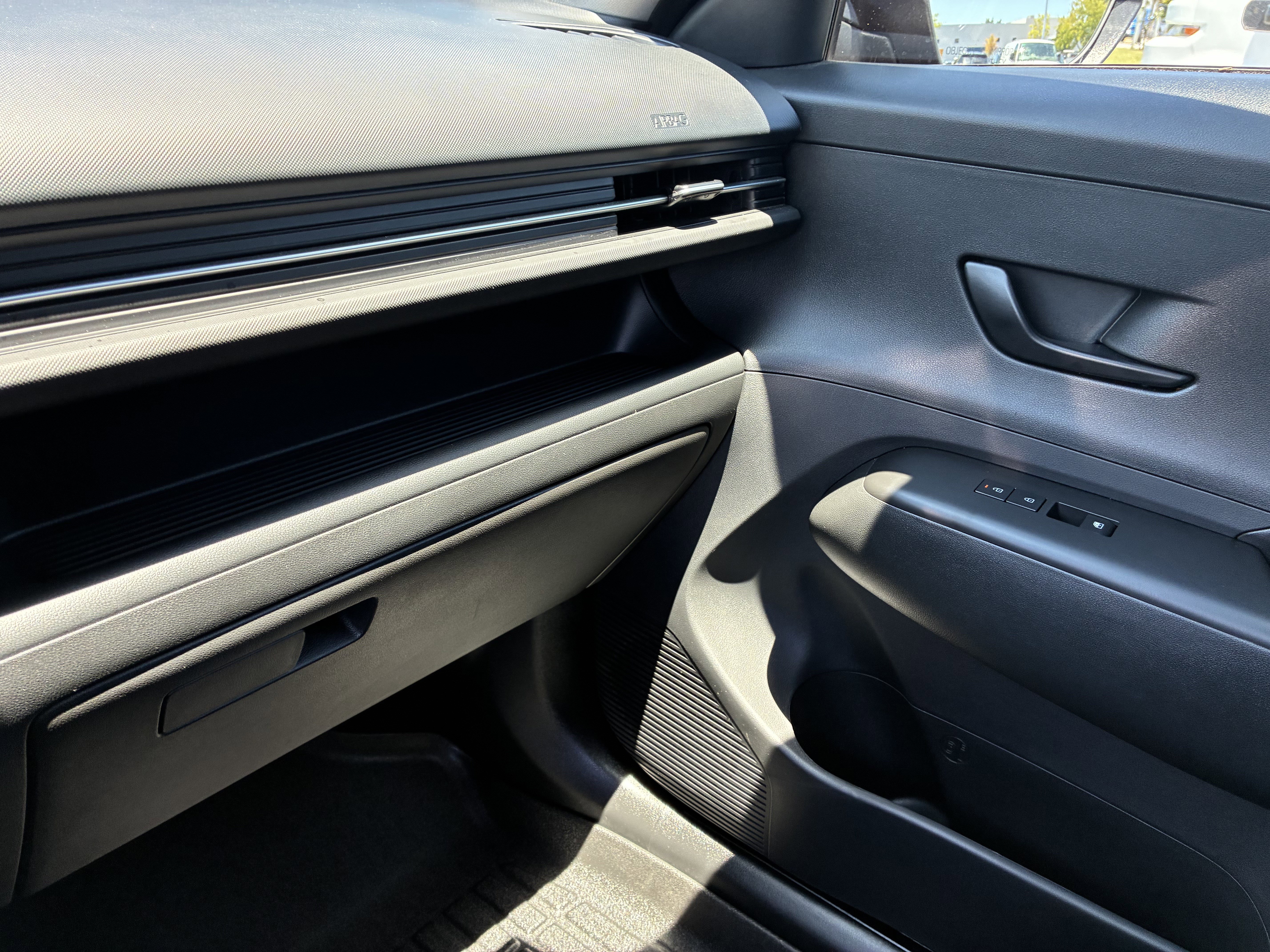 Used 2025 Hyundai Kona SEL FWD image 34
