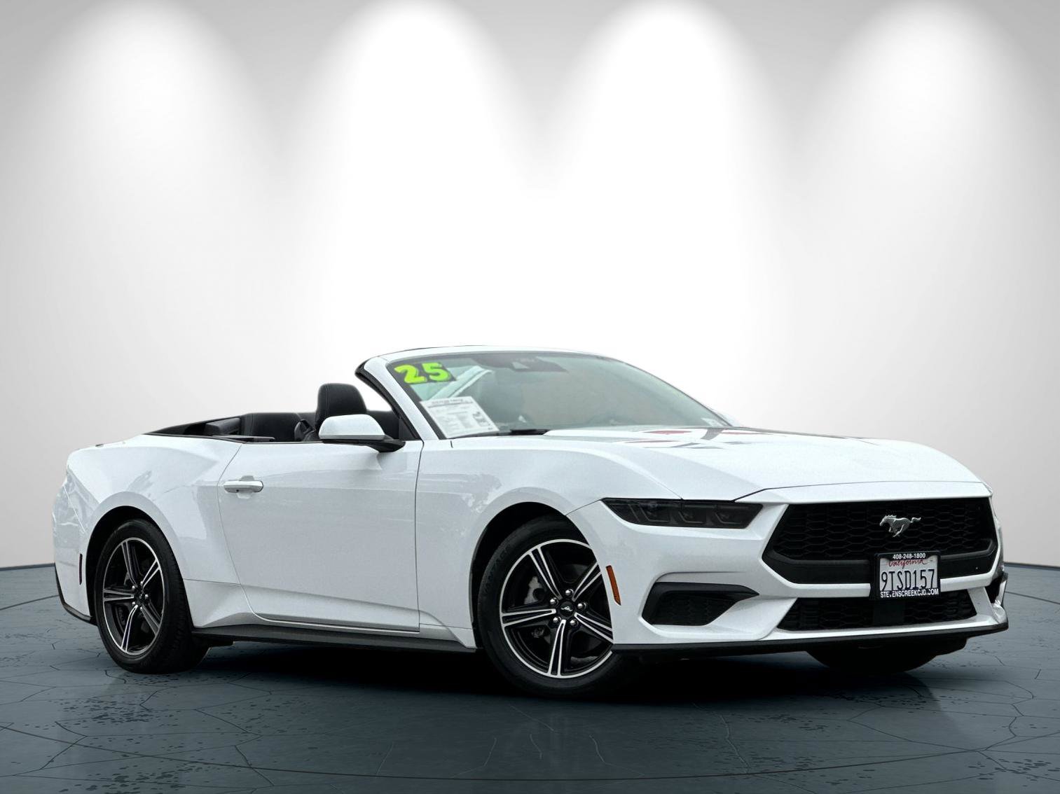 Used 2025 Ford Mustang Premium RWD image 2