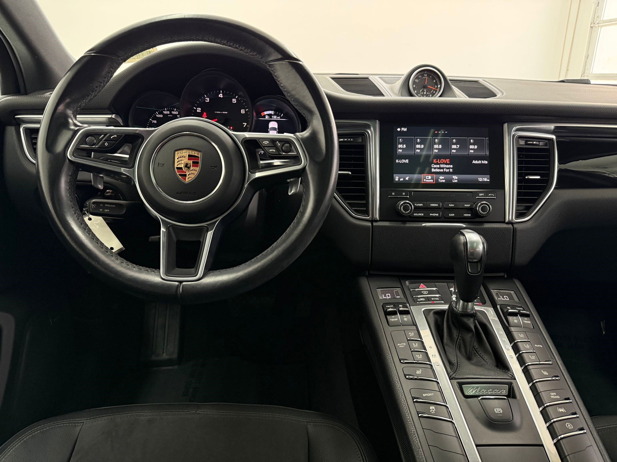 Used 2017 Porsche Macan AWD/4WD image 26