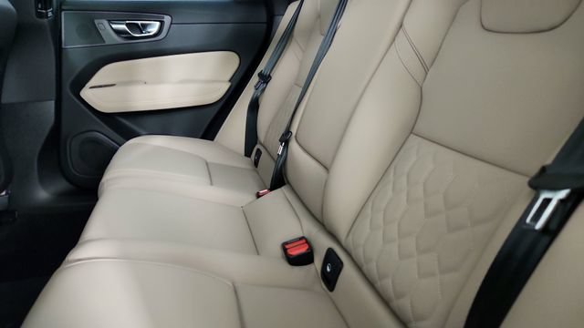 New 2026 Volvo XC60 B5 Plus w/ Climate Package PRO AWD/4WD image 28