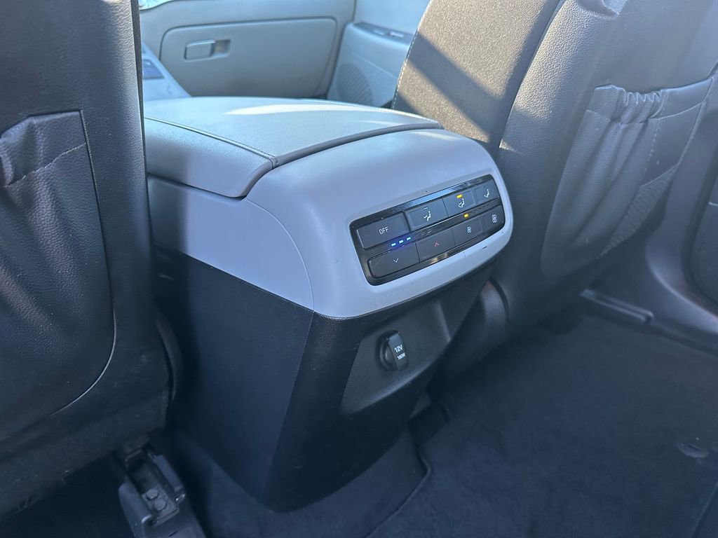 Used 2022 Hyundai Palisade SE image 54