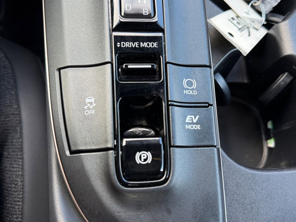 Used 2023 Toyota Crown XLE image 29