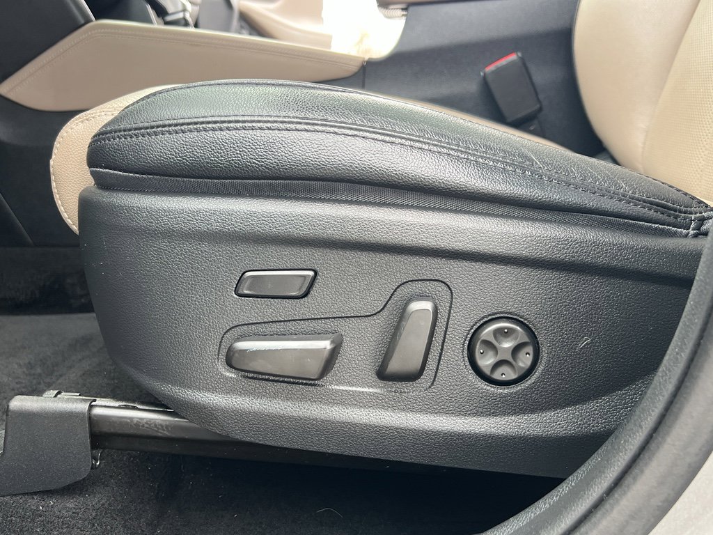 Used 2019 Hyundai Santa Fe AWD image 16