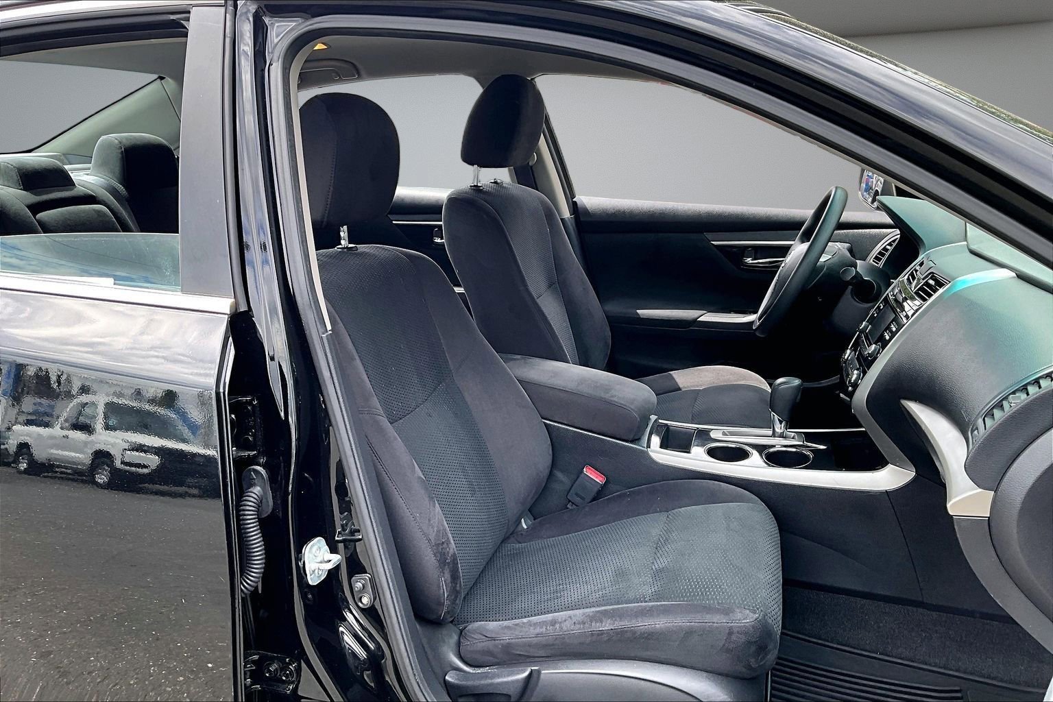 Used 2014 Nissan Altima 2.5 S w/ Display Audio Package FWD image 27