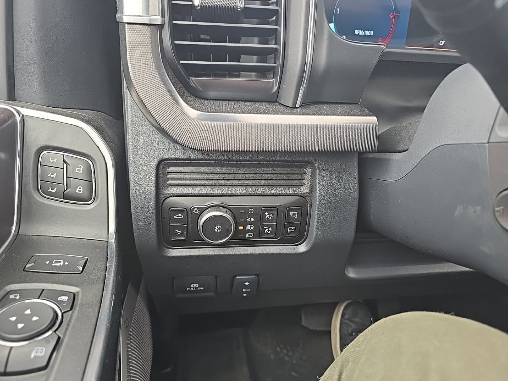 Used 2026 Ford F250 Platinum w/ FX4 Off-Road Package AWD/4WD image 23
