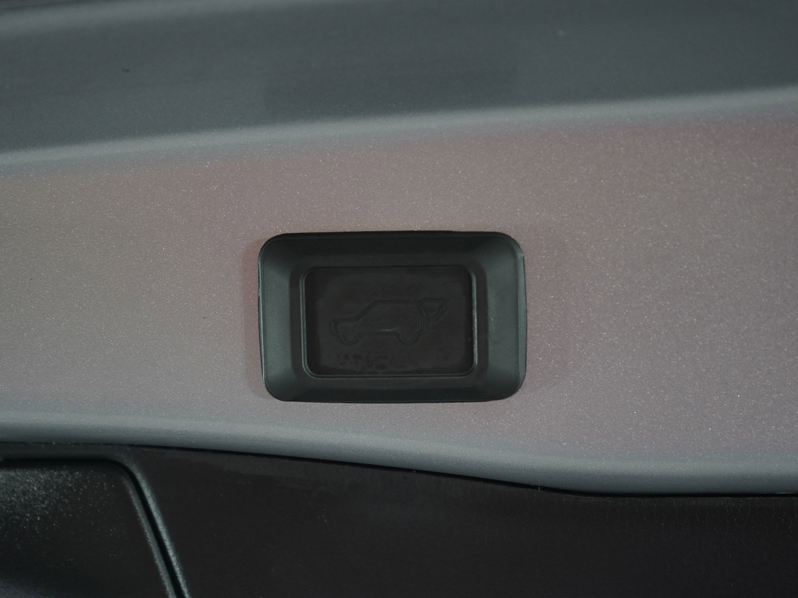 Used 2022 Toyota RAV4 XLE image 17