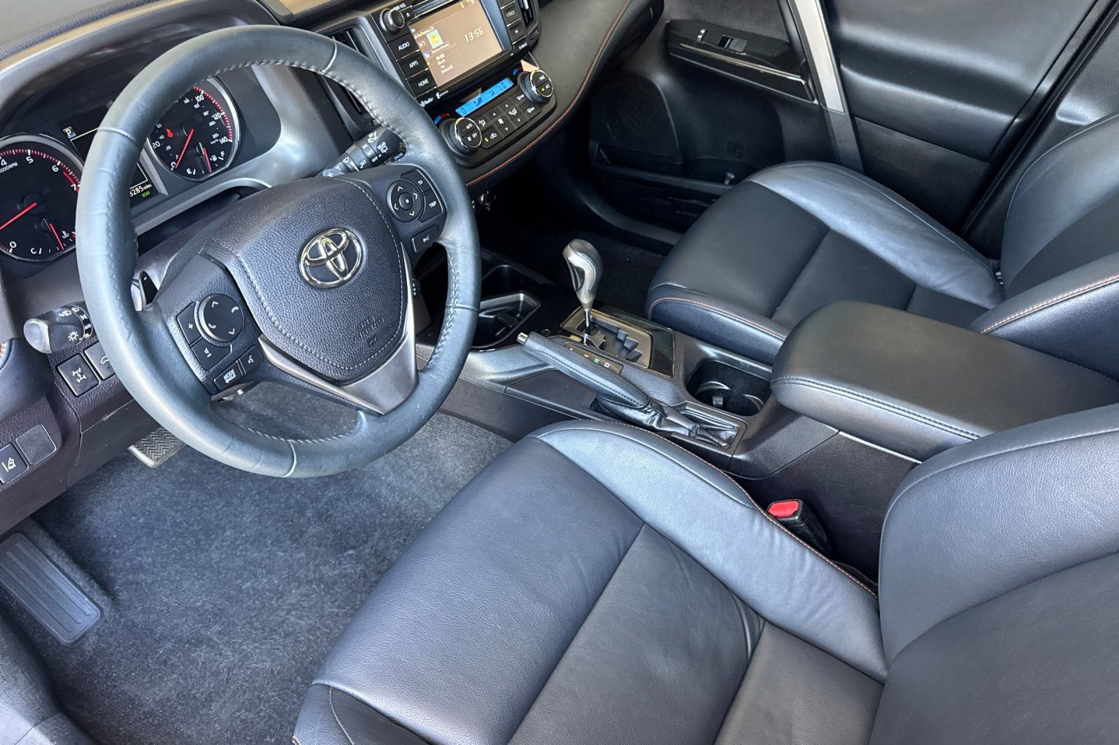 Used 2017 Toyota RAV4 SE w/ Power Special Value Package AWD/4WD image 10