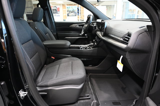 New 2027 Chevrolet Traverse LT w/ LPO, Floor Liner Package FWD image 10