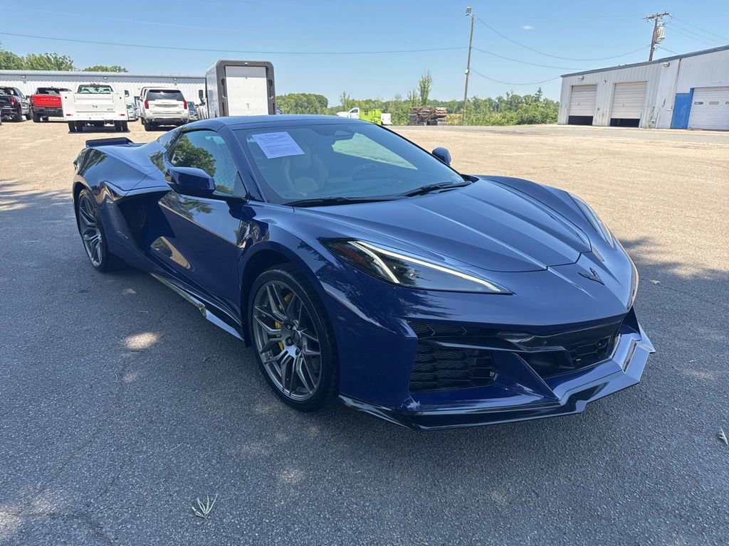 Used 2025 Chevrolet Corvette Z06 w/ Stealth Interior Trim Package RWD image 7