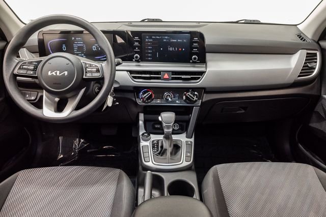 Used 2025 Kia Seltos LX AWD/4WD image 21
