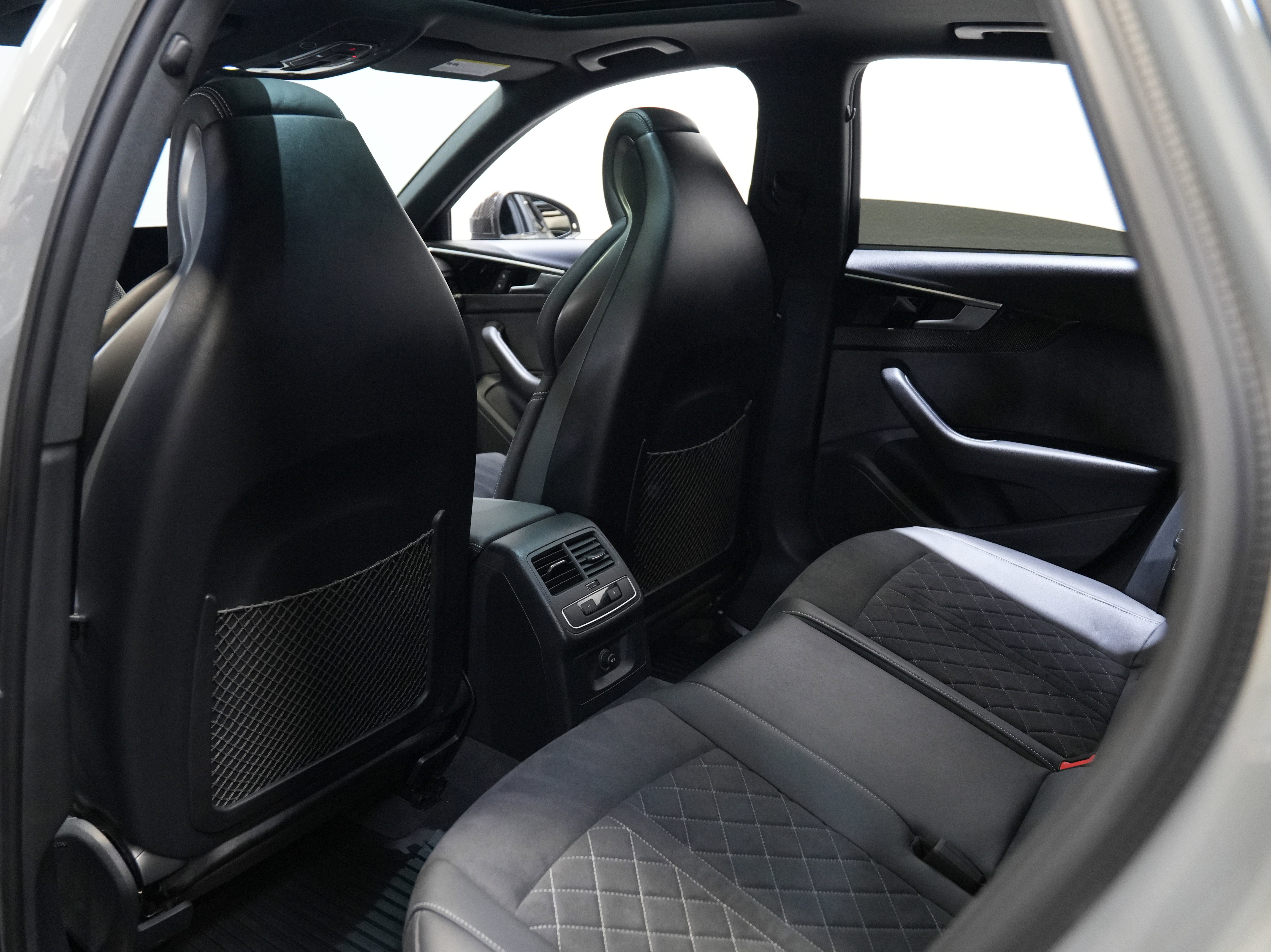 Used 2022 Audi S4 Premium image 37