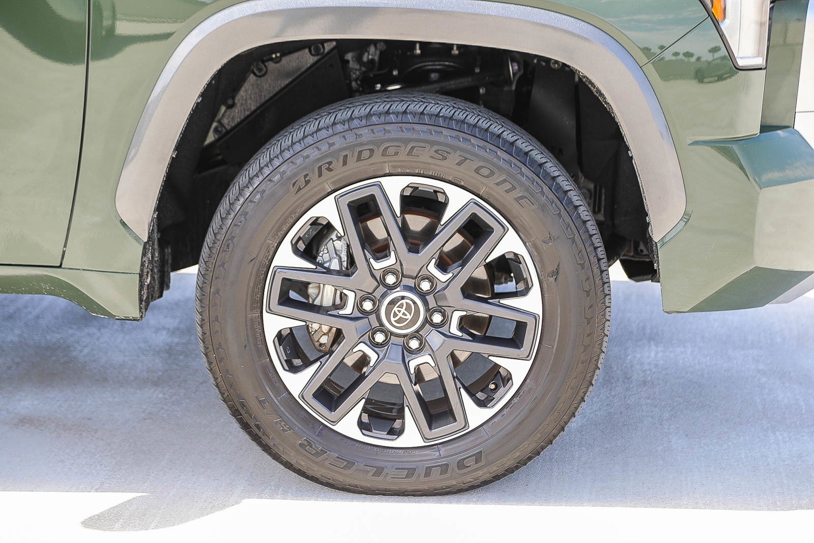 Used 2023 Toyota Tundra Limited AWD/4WD image 10