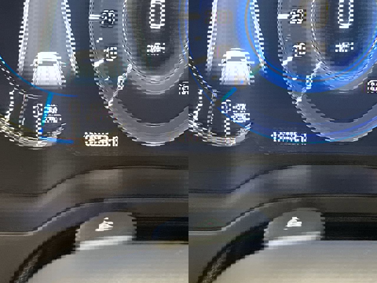 Used 2019 Cadillac Escalade ESV Premium Luxury image 18