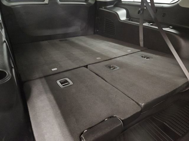 Used 2020 Chevrolet Suburban Premier image 40