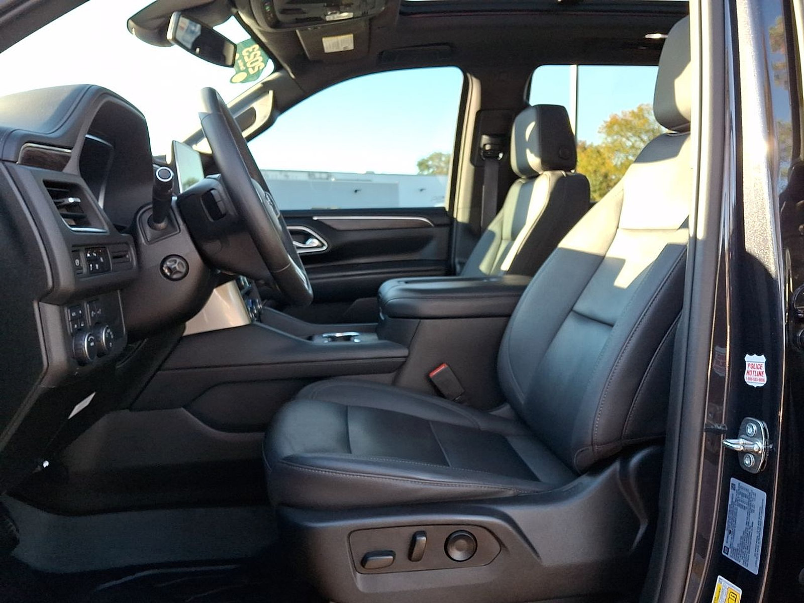 Certified 2023 Chevrolet Tahoe LT w/ Luxury Package AWD/4WD image 17
