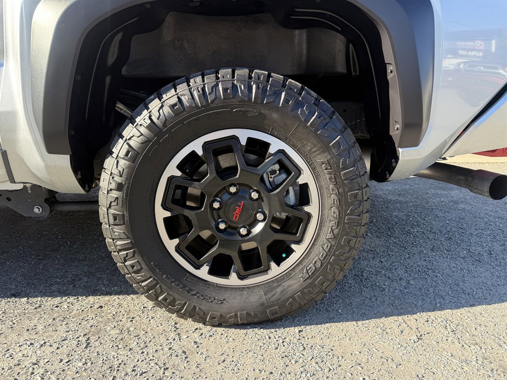Used 2025 Toyota Tacoma TRD Off-Road image 10