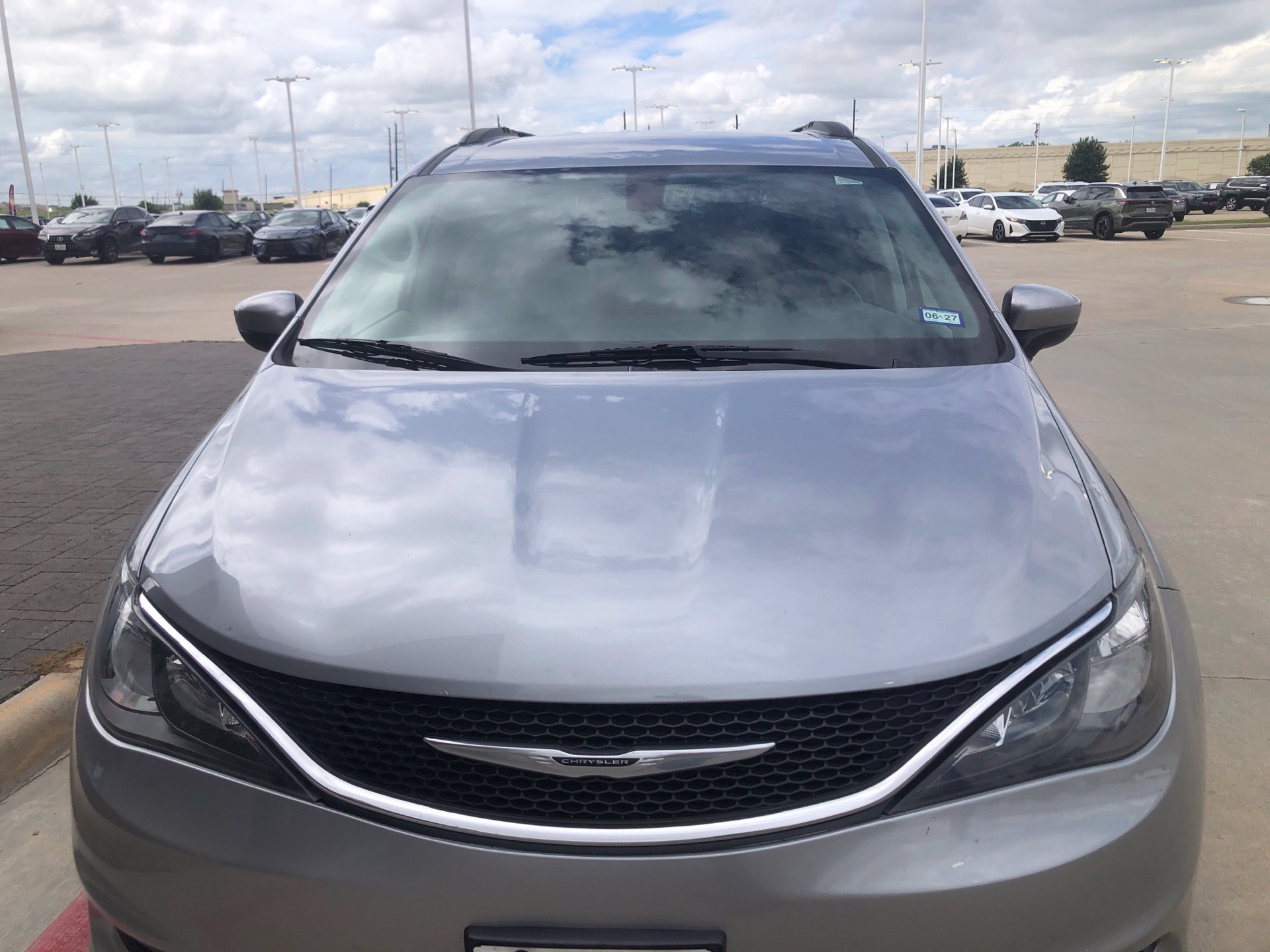 Used 2021 Chrysler Voyager Lxi FWD image 8