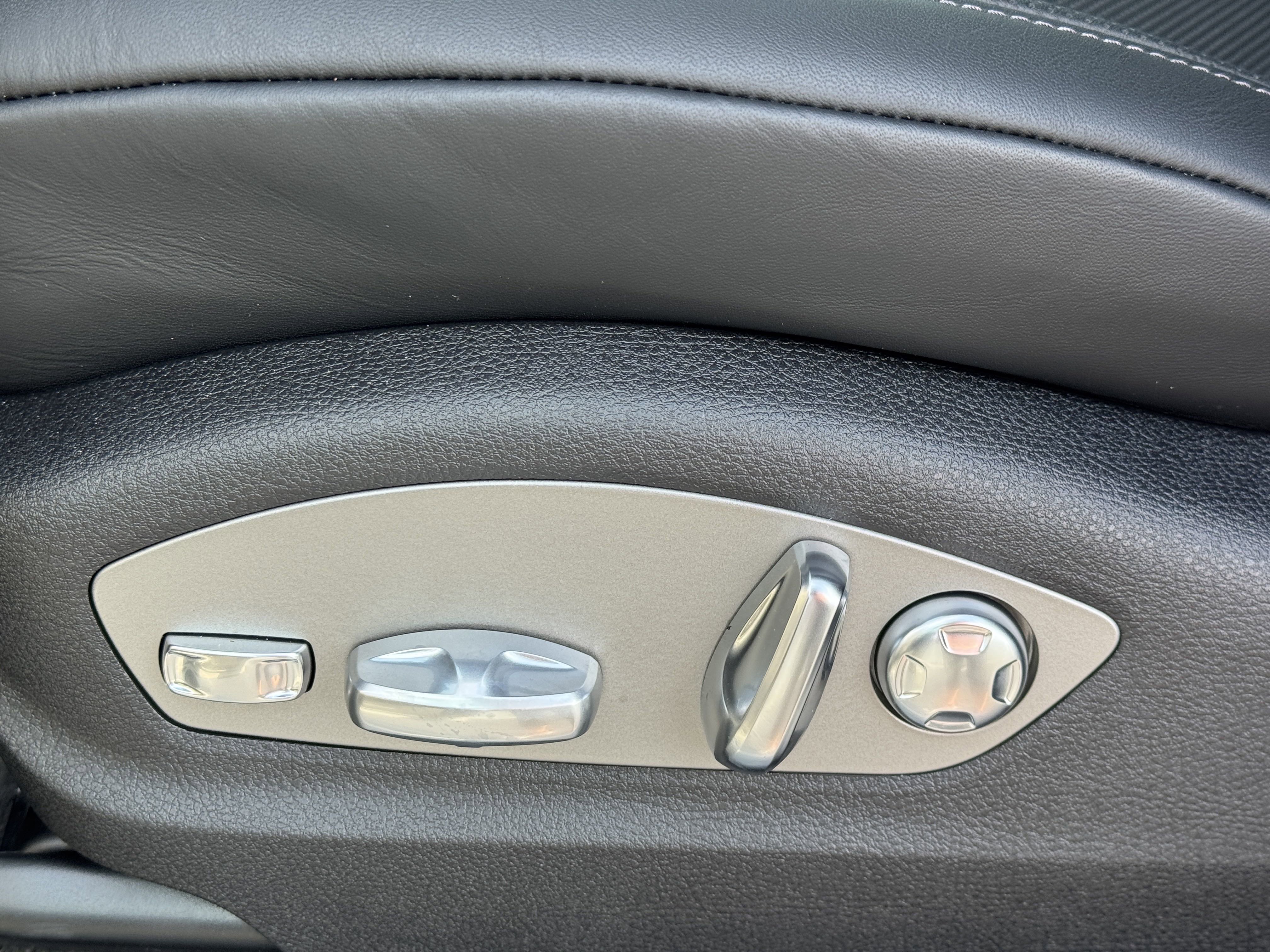 New 2025 Porsche Macan image 25