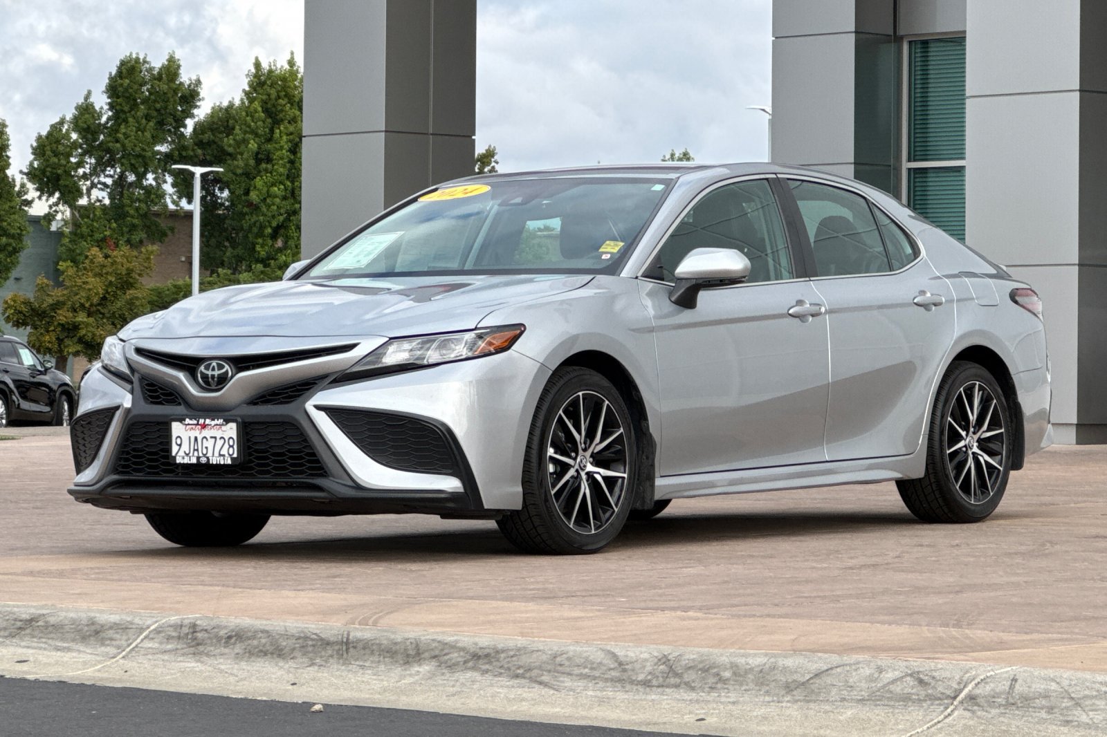 Certified 2024 Toyota Camry SE FWD image 10