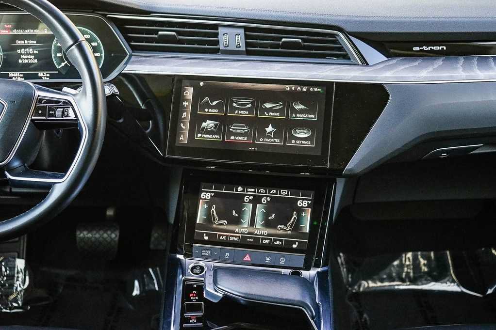 Used 2024 Audi Q8 e-tron Premium AWD/4WD image 13
