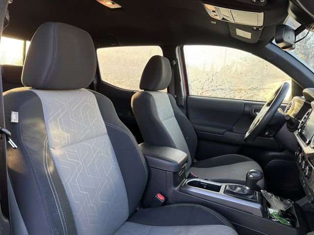 Used 2023 Toyota Tacoma TRD Off-Road image 18
